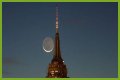 How to See the Moon's Ghostly 'Da Vinci Glow' Phenomenon